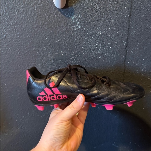 Adidas Black and Pink Striped Soccer Cleats Size 4Y - Picture 6 of 8